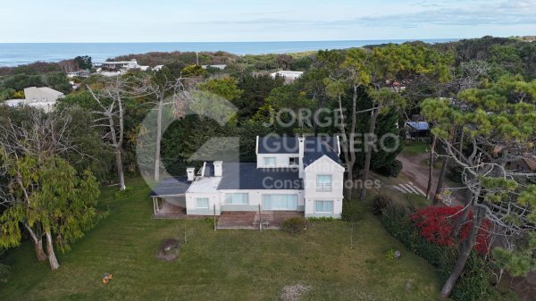 Casa en venta | 6 ambientes | Caril&oacute;
