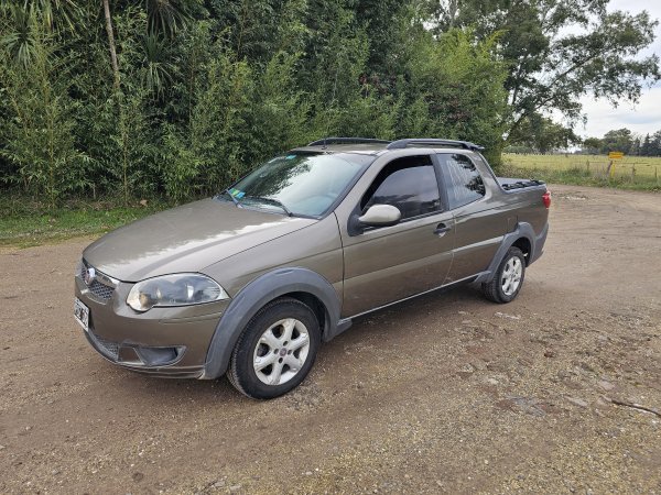 Fiat Strada Strada 1.3 Trekking Jtd Dc | Azul
