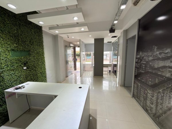 Oficina en alquiler | 6 ambientes | Moreno | Gonzalez Moreno