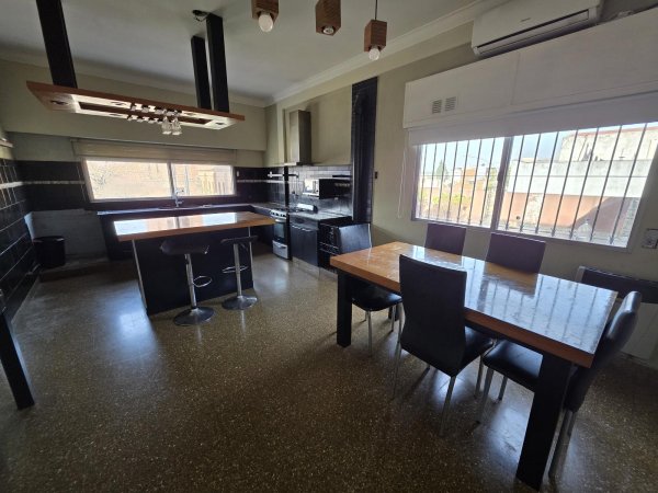 Casa en alquiler | 6 ambientes | Monte Chingolo | Lanus