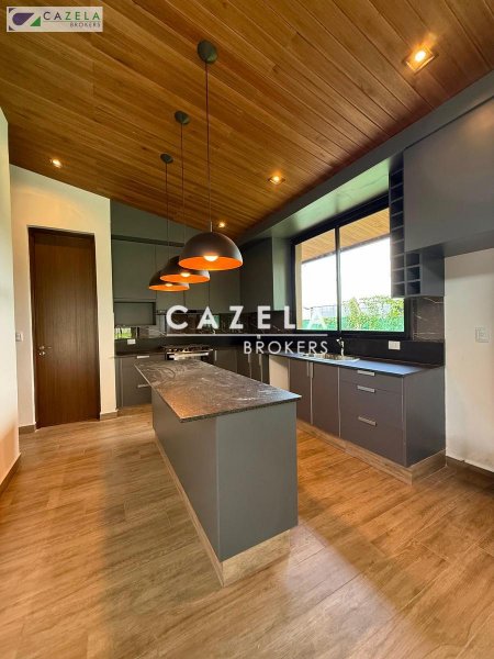 Casa en venta | 5 ambientes | Yerba Buena