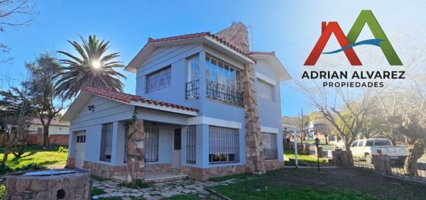 Casa en venta | 8 ambientes | La Falda