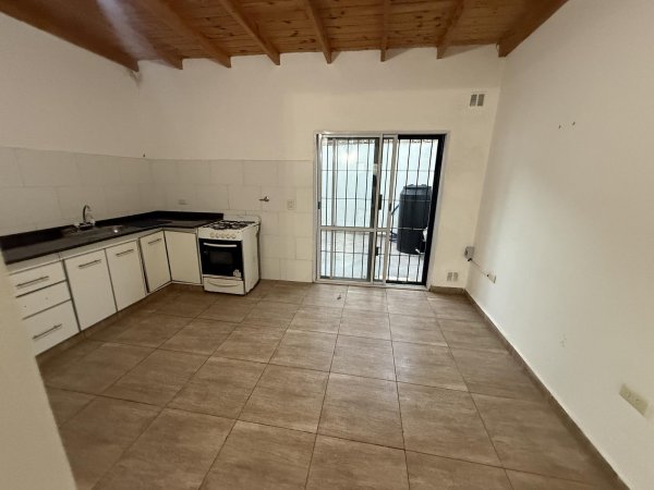 Casa en alquiler | 3 ambientes | Wilde | Avellaneda