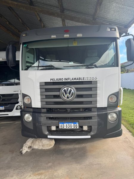Volkswagen Constellation 17280 Tractor Vw 17280