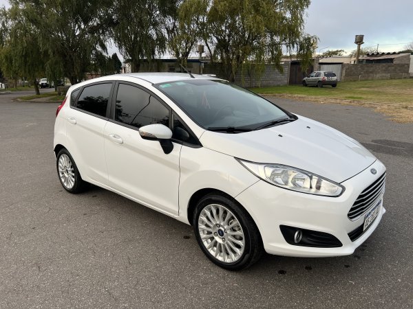 Ford Fiesta 1.6 4p Se Plus    (kd)