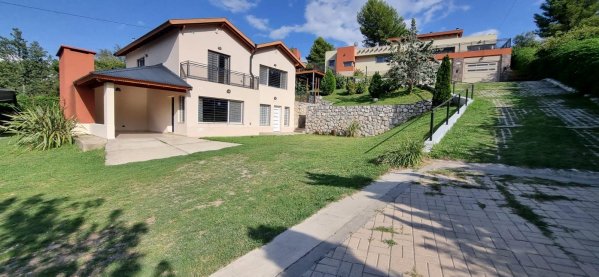 Casa en alquiler | La Falda