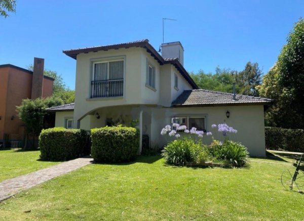 Casa en venta | 4 ambientes