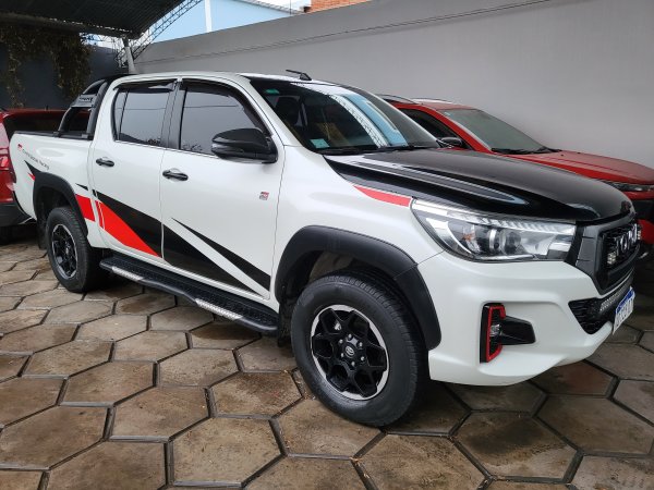 Toyota Hilux Hilux 2.8 Dc 4x4 Tdi Gr-s L19