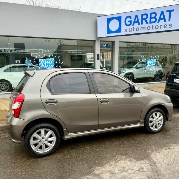 Toyota Etios Etios 1.5 5p Xls 6mt | Tandil