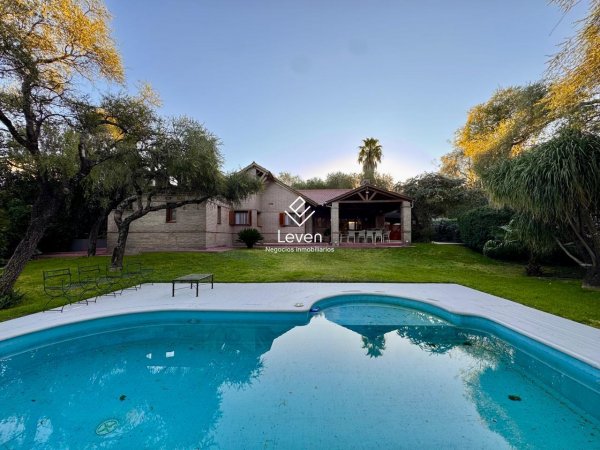 Casa en venta | 10 ambientes | Lomas de la Carolina | Carolina