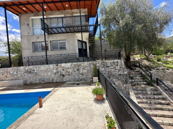 Casa en alquiler | 2 ambientes | Valle Hermoso