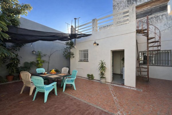 Casa en venta | 9 ambientes | Alberdi | Rosario