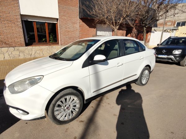 Fiat  Grand Siena 1.6 Essence | Gonzalez Chaves