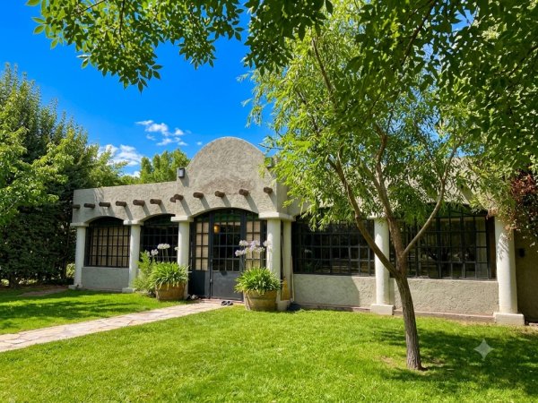 Casa en venta | 6 ambientes | Lunlunta