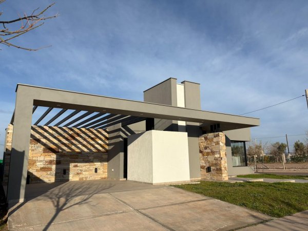 Casa en venta | 4 ambientes | Mayor Drummond | Lujan De Cuyo