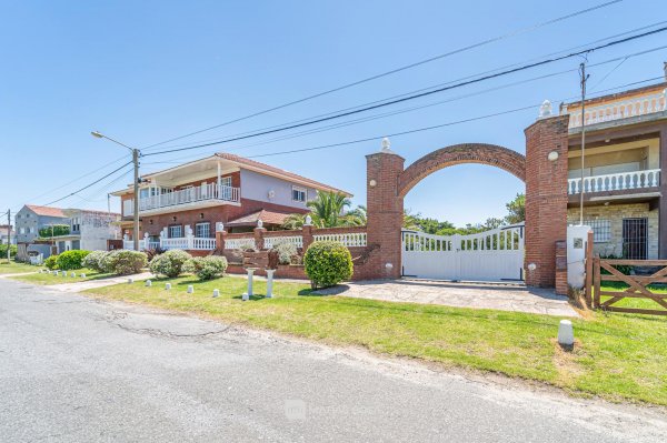 Casa en venta | 9 ambientes | San Jacinto | Mar Del Plata