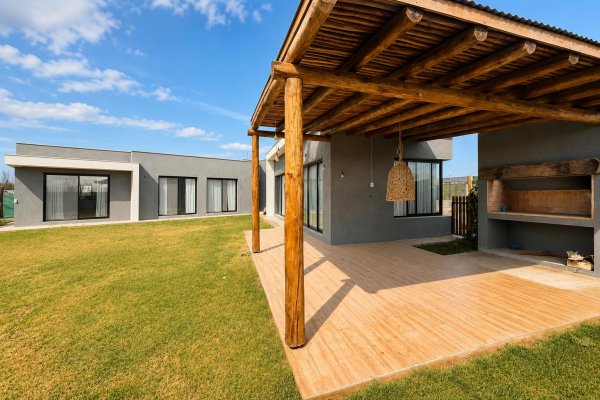 Casa en venta | 5 ambientes | Lar de Vieytes III | Lujan De Cuyo