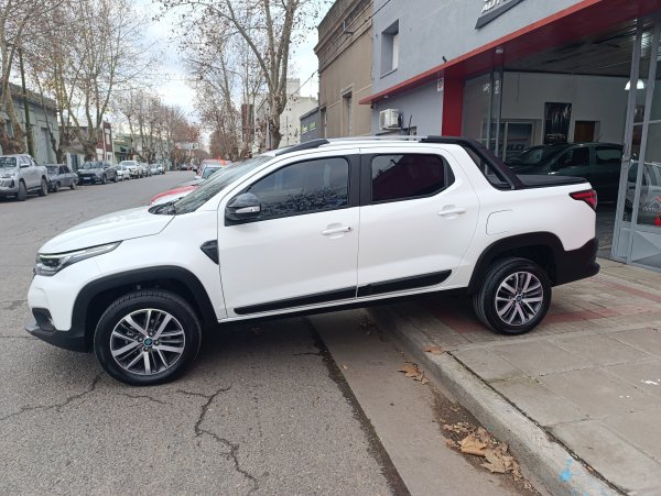 Fiat Strada Strada 1.3 Cd 8v Volcano Cvt
