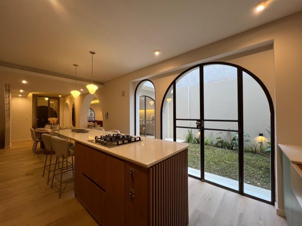 Casa en venta | 10 ambientes | Rosario