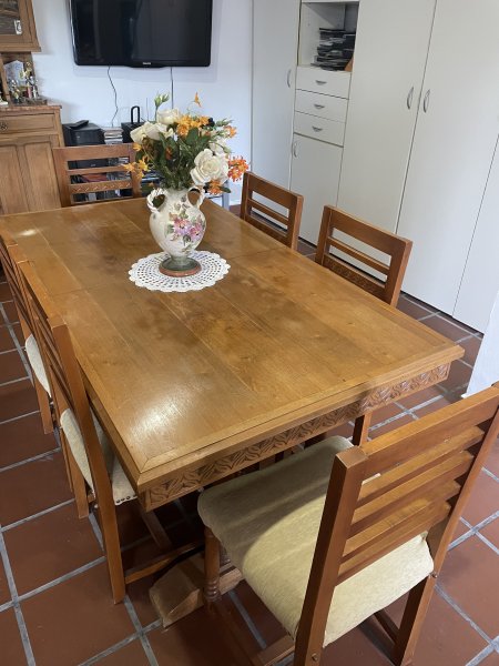 Juego comedor madera tallada 