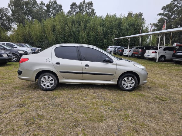 Peugeot 207 207 Compact 1.4 4p Xr Active