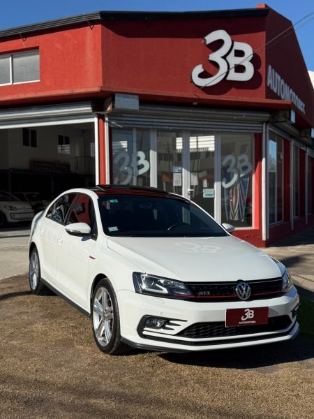 Volkswagen Vento 2.0 T Si Gli Dsg    L/17 | Olavarr&iacute;a
