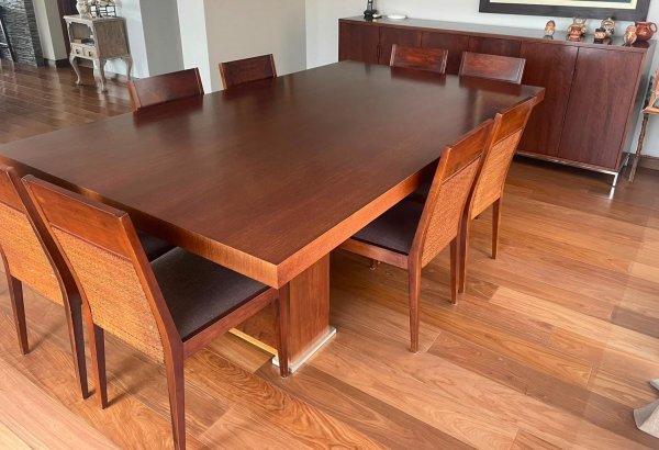 Juego de Comedor + Sillas y Mueble 