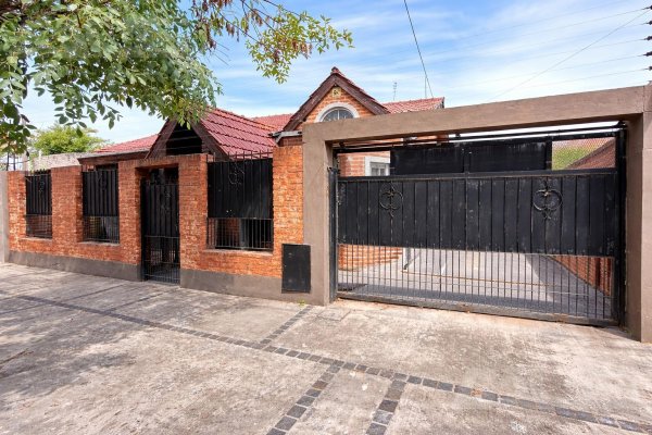 Casa en venta | 4 ambientes | Ituzaing&oacute; Norte | Ituzaingo