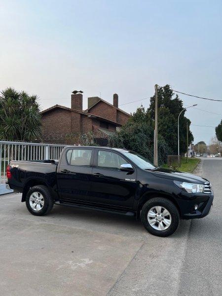 Toyota Hilux Hilux 2.8 Dc 4x4 Tdi Srv L16