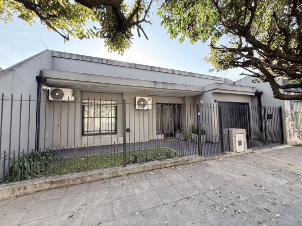 Casa en venta | 6 ambientes | Ca&ntilde;uelas