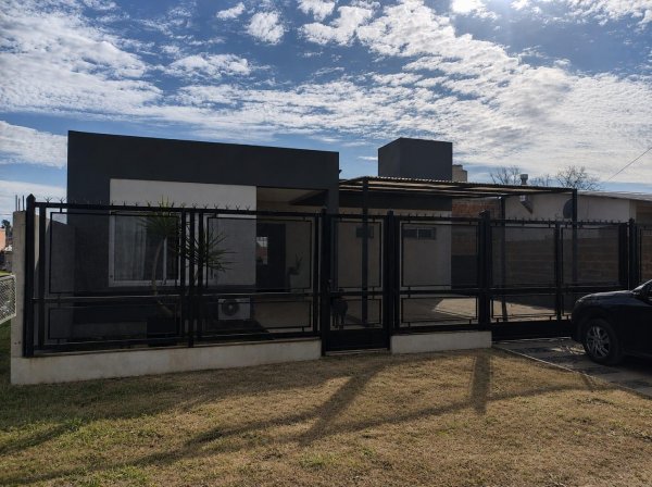 Casa en venta | 3 ambientes | Belen De Escobar