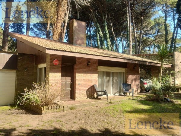 Casa en venta | 4 ambientes | Caril&oacute;